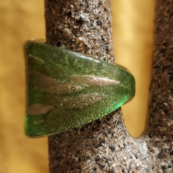 Glass ring - Picture 2 of 3